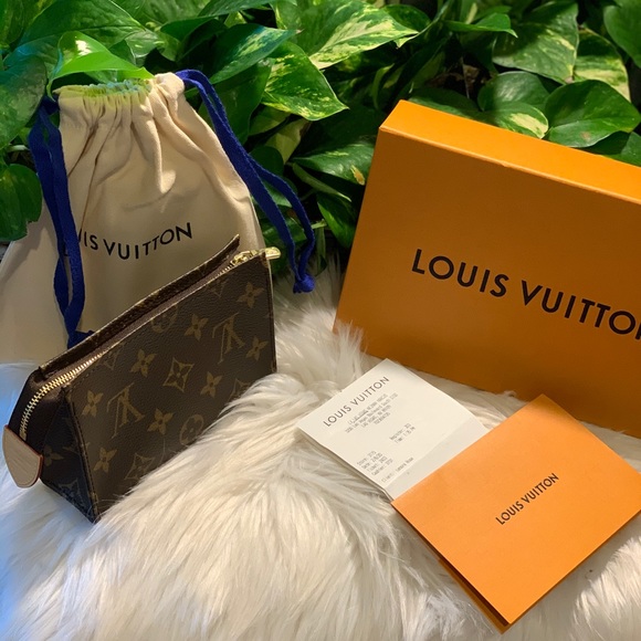 ❗️SOLD❗️Louis Vuitton Toiletry 15 - Picture 6 of 6